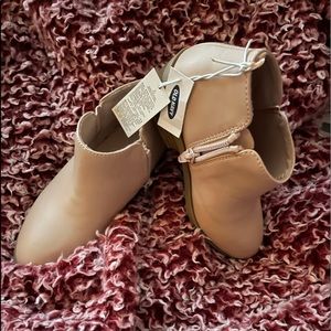 Brand new toddler shoe boots size 10